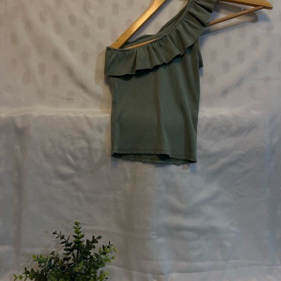 Green Ruffled One-Shoulder Top - Picture 4 of 4